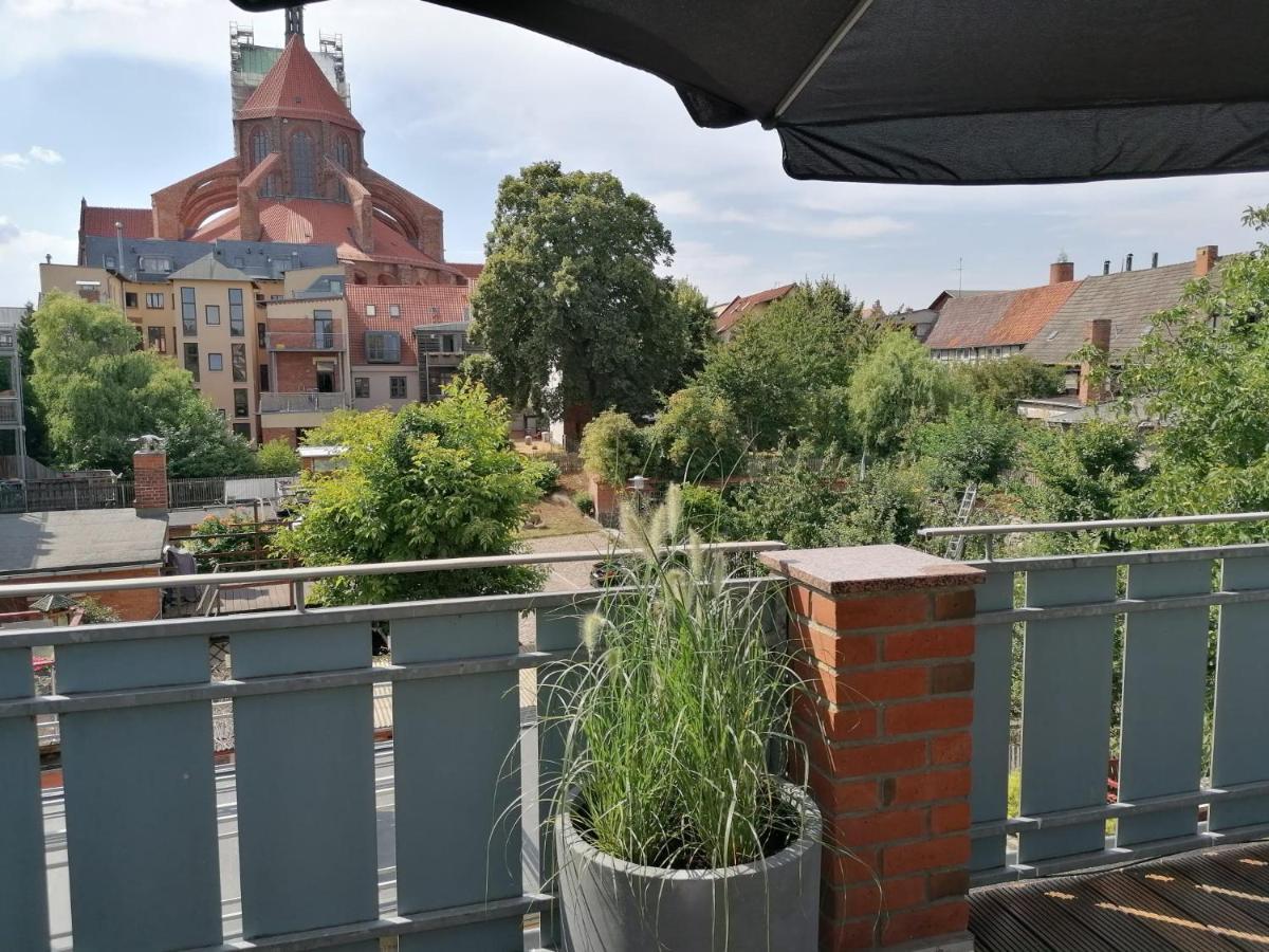 Townhouse Altstadt Wismar Upper Apartment Mit Zwei Terrassen Dış mekan fotoğraf